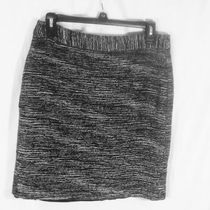 Banana Republic Black & White w/Metallic Silver Short Skirt Size 6